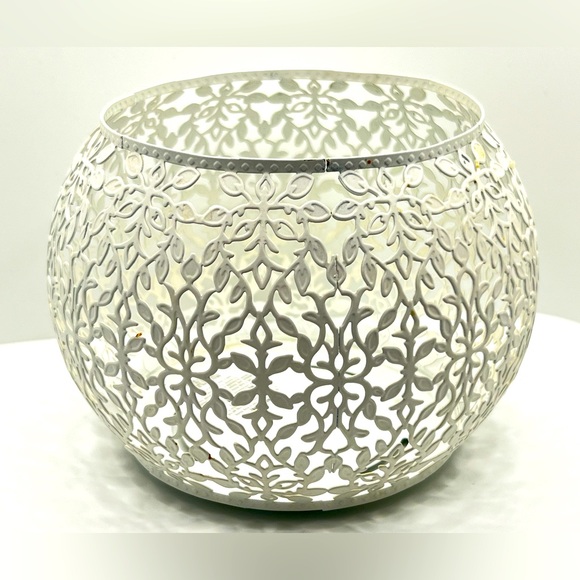 Bath & Body Works Other - Bath & Body Works ~ White Lace Cutout Round Large Candle Holder Sleeve